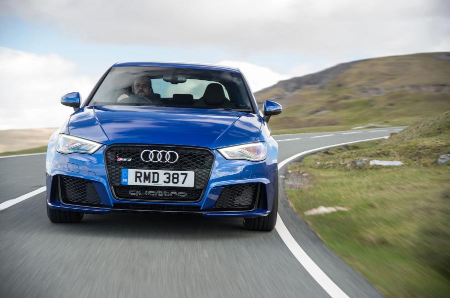  Audi RS3 Sportback (8V) 2015 года  (UK) (фото 8 из 30)